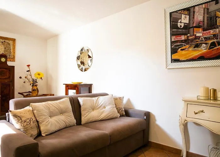 Apartament Gioviale House
