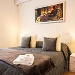 Gioviale House