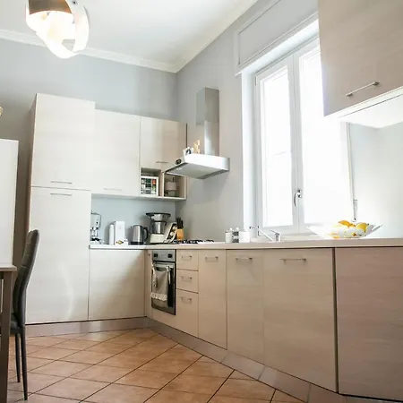 Gioviale House